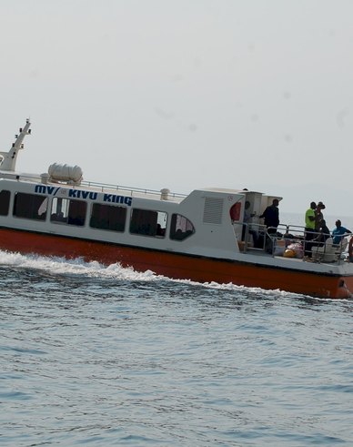 Le MV Kivu King traverse le lac Kivu