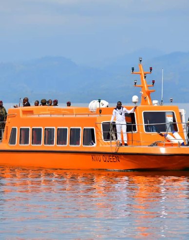 Le Kivu Queen orange sur le lac Kivu