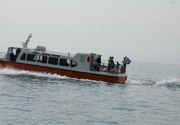 Le MV Kivu King traverse le lac Kivu